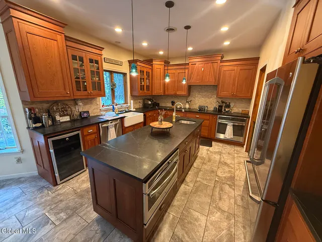 $749,000 | 12 Pond Hollow Road, Sand Lake, NY 12018