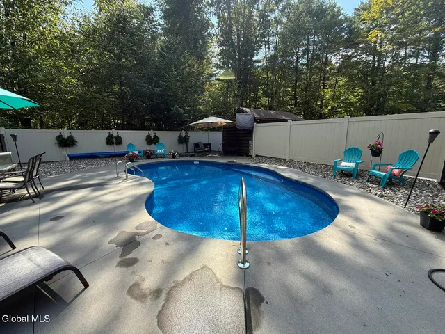 $749,000 | 12 Pond Hollow Road, Sand Lake, NY 12018