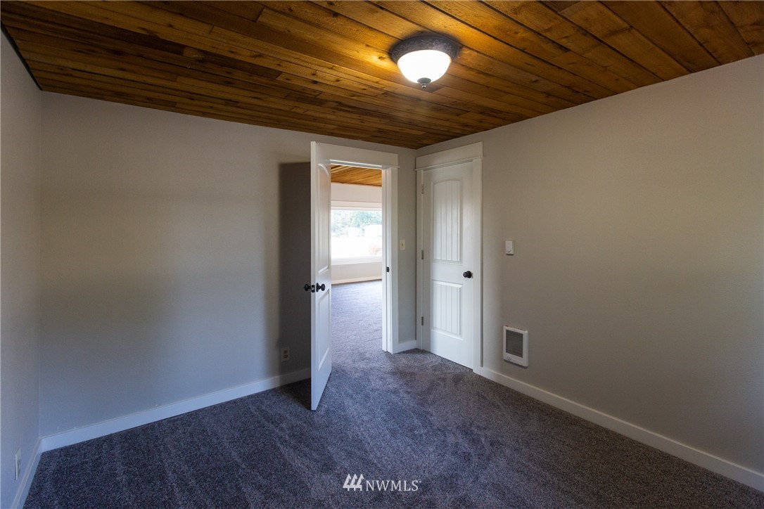 8546 180th Way Southwest Rochester, WA 98579 - Photo 16 of 25