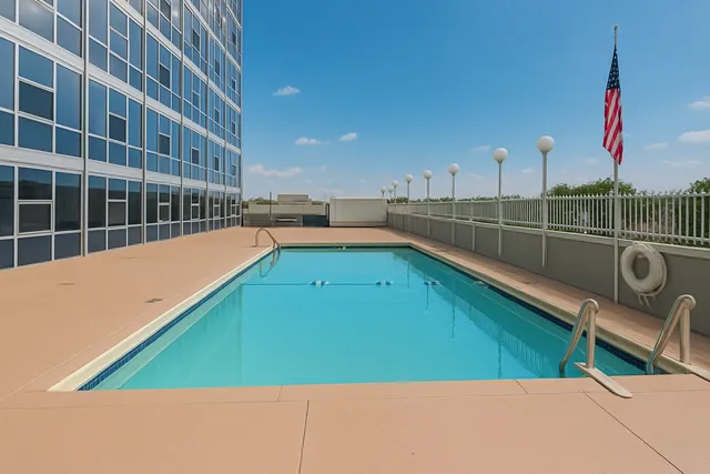 $119,000 | 7234 West North Avenue, Unit 1608, Elmwood Park, IL 60707