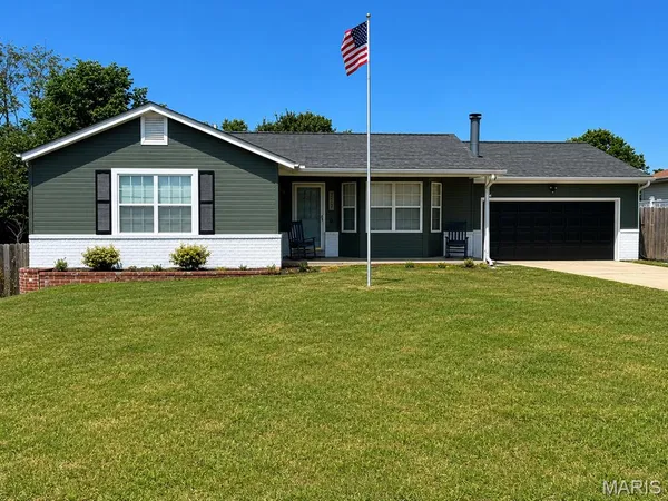 $310,000 | 717 Walnut Ridge, Fenton, MO 63026