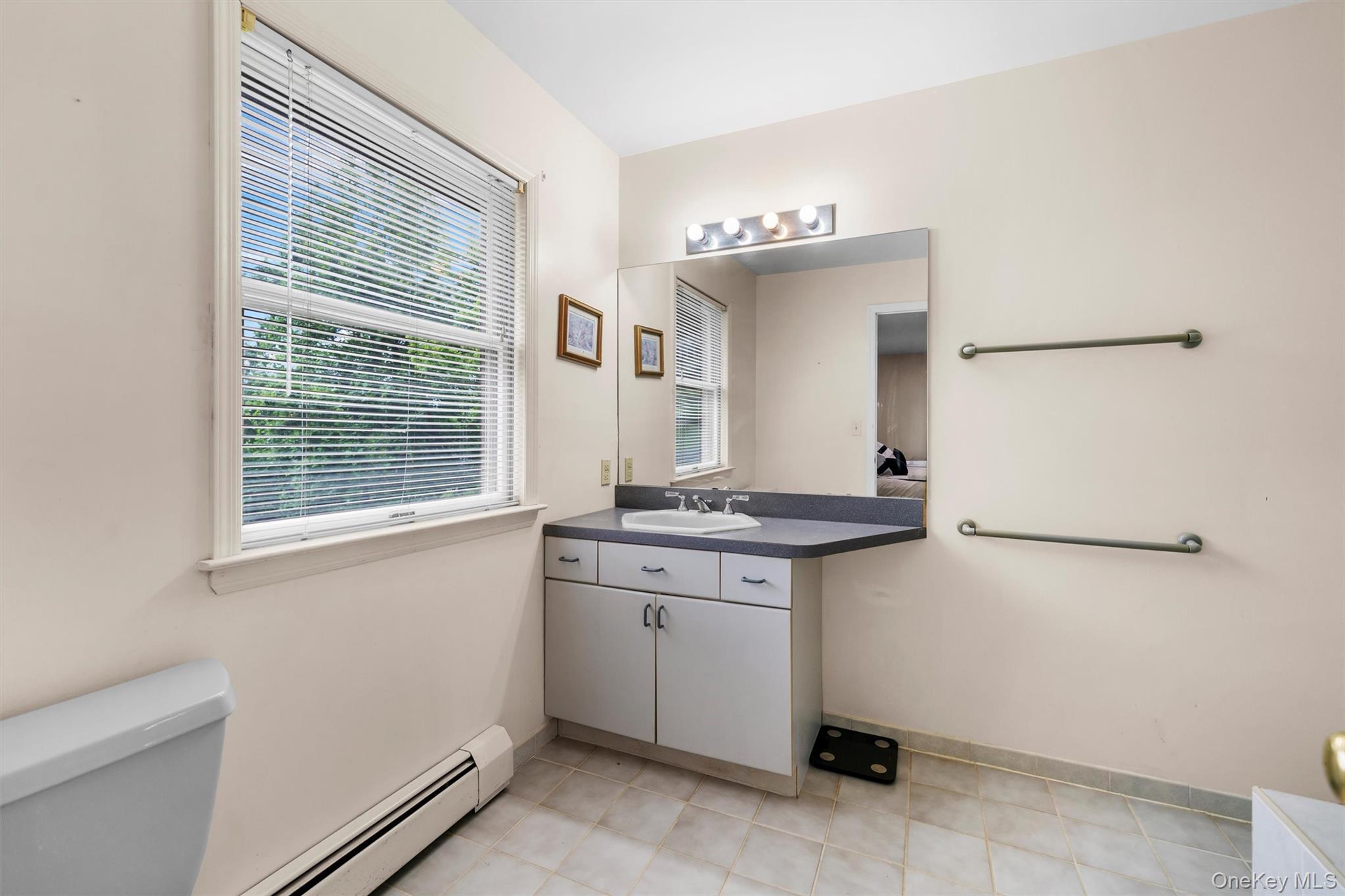 14 Cheesecote Court Stony Point, NY 10980 - Photo 22 of 40 a kitchen with a sink and a refrigerator