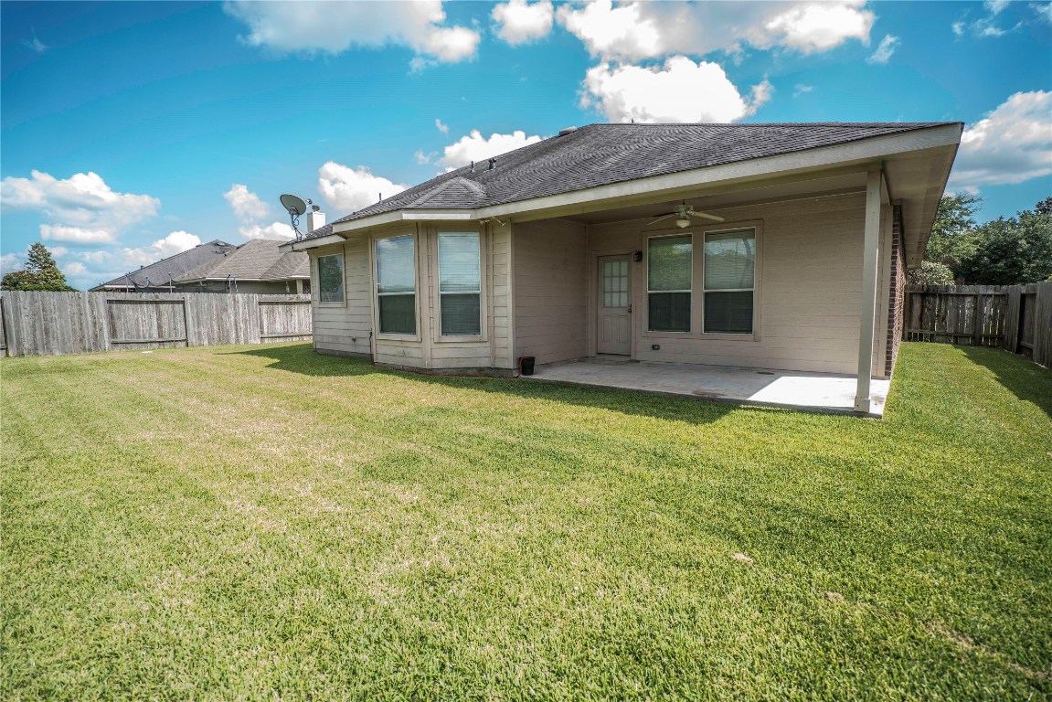 8811 Henrico Lane Rosenberg, TX 77469 - Photo 12 of 18 Covered patio.