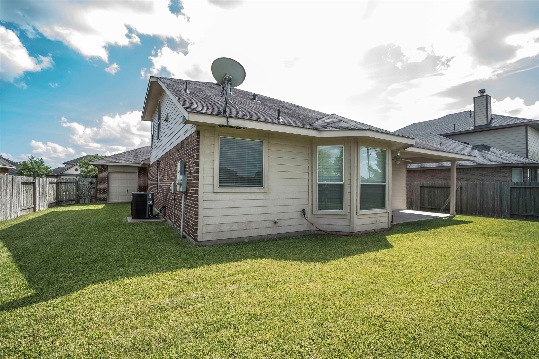 8811 Henrico Lane Rosenberg, TX 77469 - Photo 18 of 18 a house view with a garden space