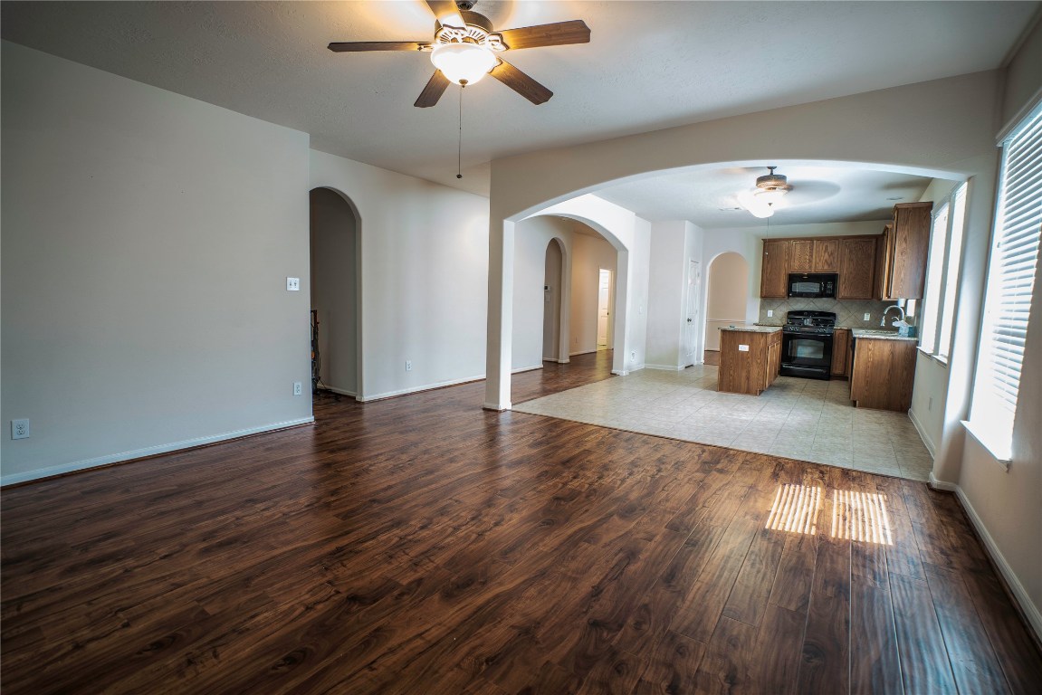 8811 Henrico Lane Rosenberg, TX 77469 - Photo 10 of 18 Family room.