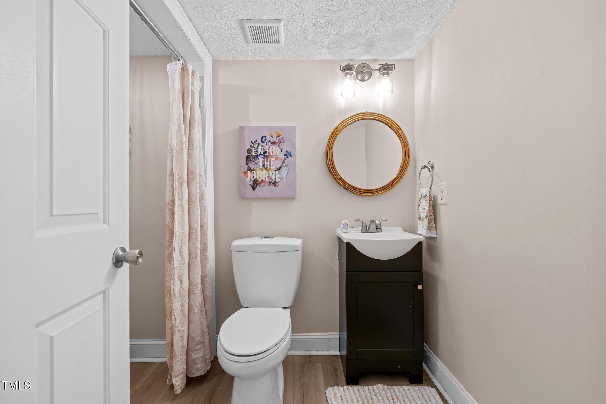 7010 Sandy Forks Road, Unit 102 Raleigh, NC 27609 - Photo 8 of 45 26-web-or-mls-5Z8A8876
