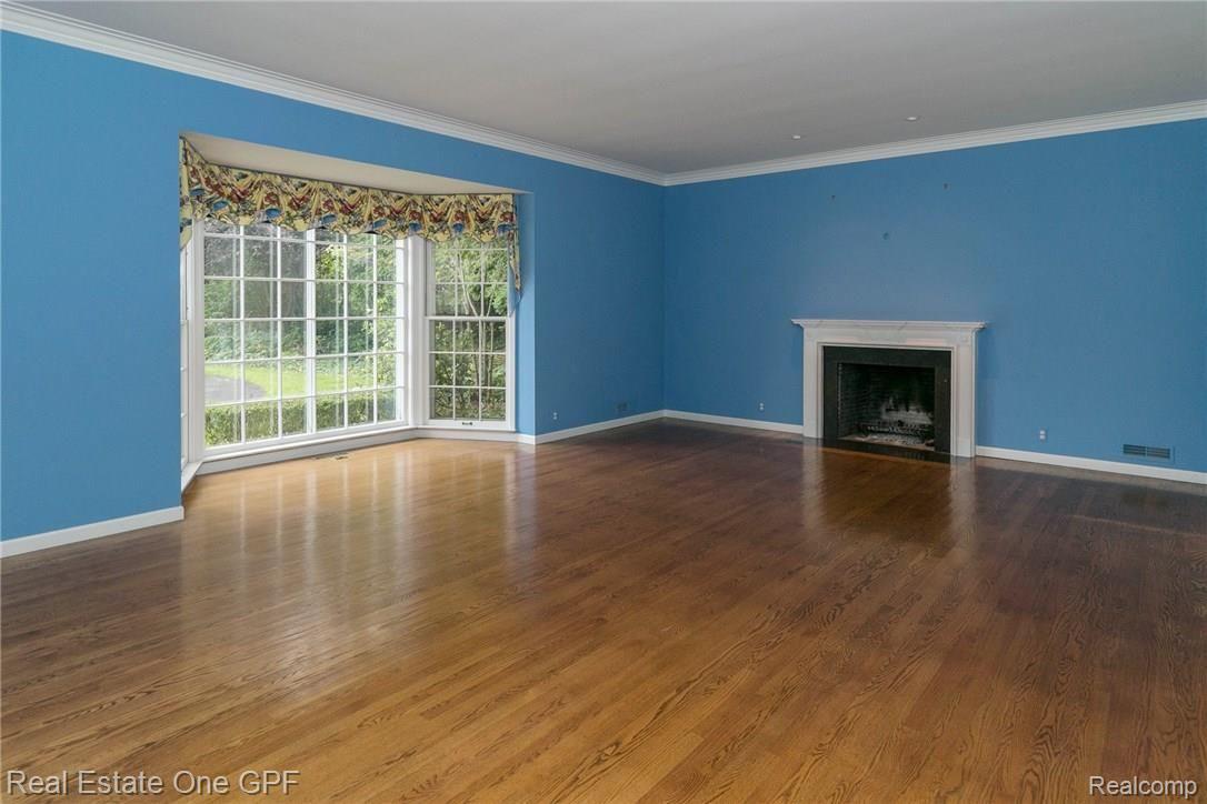521 Lake Shore Road Grosse Pointe, MI 48236 - Photo 9 of 58 521LakeShoreRd-3.jpg