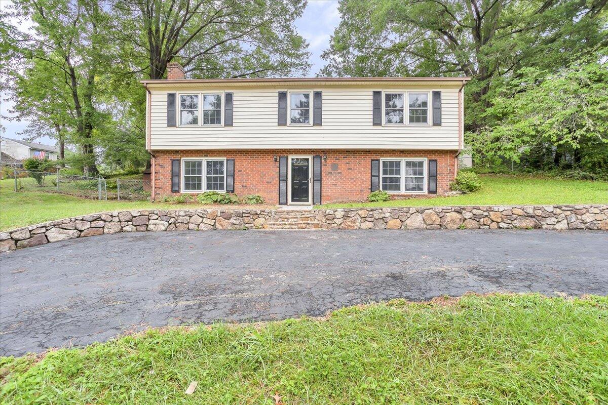 3614 Grandin Road Southwest Roanoke, VA 24018 - Photo 2 of 30 02-3614 Grandin Rd SW_02