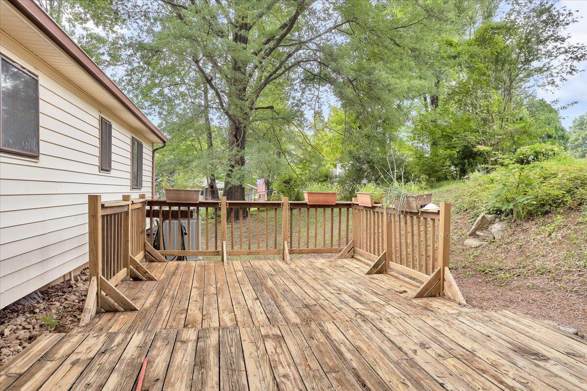 3614 Grandin Road Southwest Roanoke, VA 24018 - Photo 10 of 30 10-3614 Grandin Rd SW_10