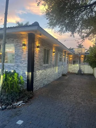 $7,000 | 1430 Polk Street, Unit 1430, Hollywood, FL 33020