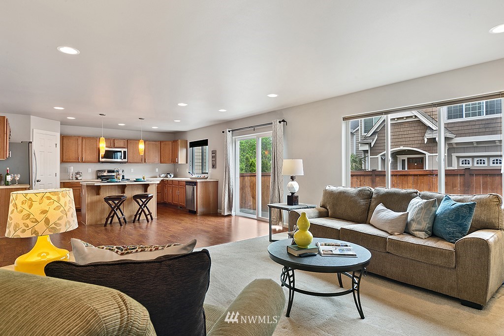 5004 Northeast 3rd Place Renton, WA 98059 - Photo 8 of 25