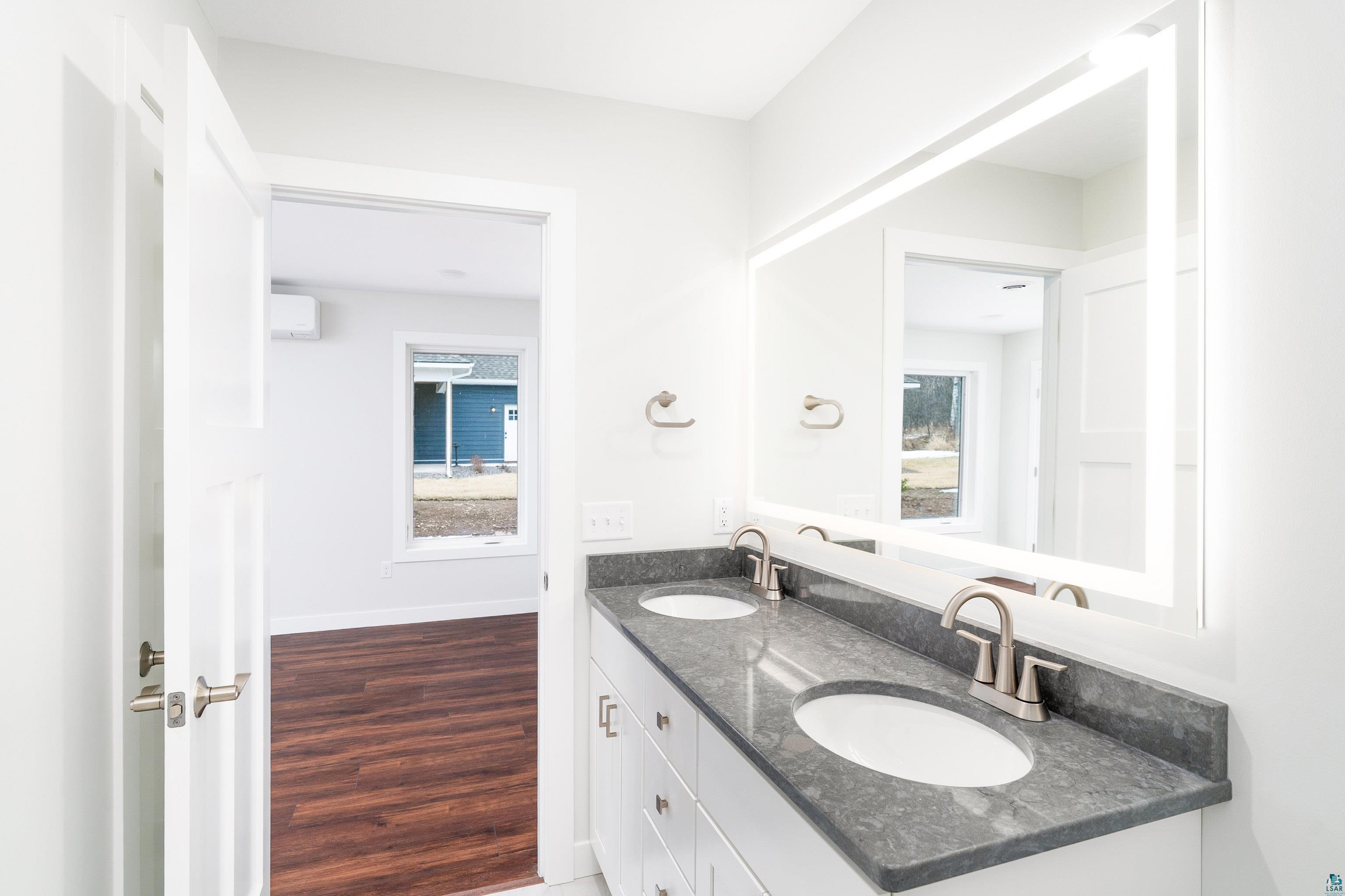 3829 Stebner Road Hermantown, MN 55811 - Photo 14 of 28 en suite with dual vanity