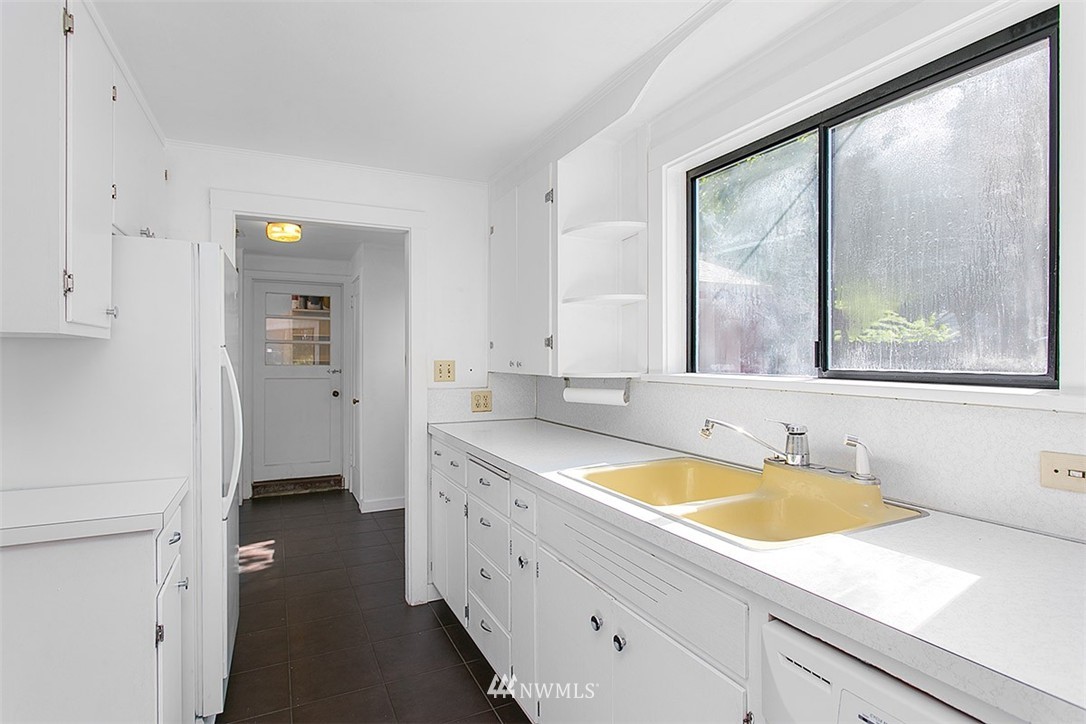 1002 Walnut Street Edmonds, WA 98020 - Photo 12 of 25 Gallery Image 12