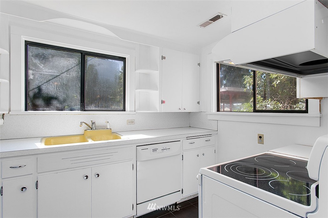 1002 Walnut Street Edmonds, WA 98020 - Photo 13 of 25 Gallery Image 13