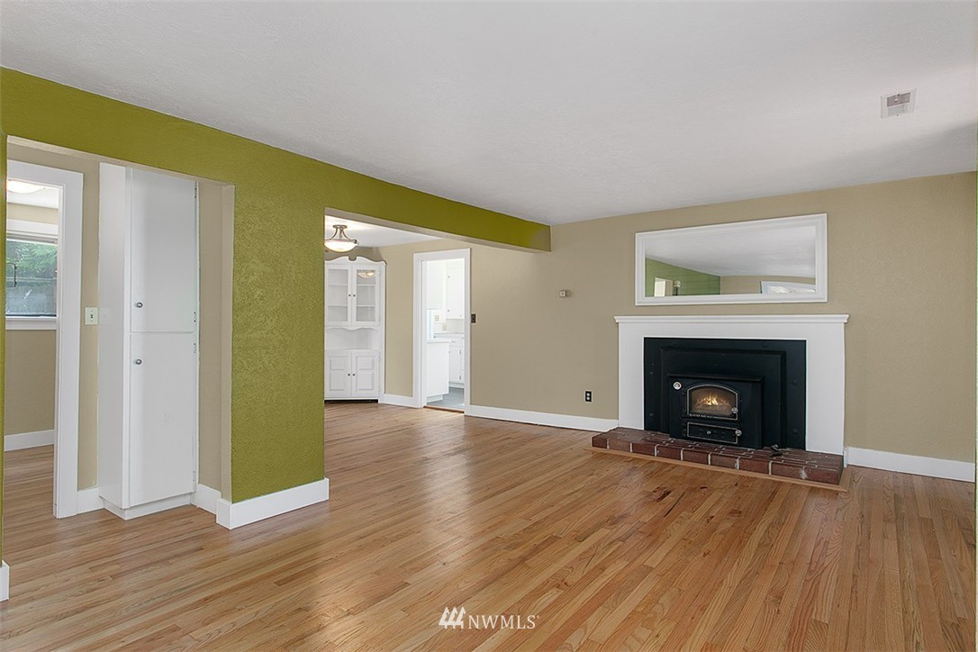 1002 Walnut Street Edmonds, WA 98020 - Photo 5 of 25 Gallery Image 5