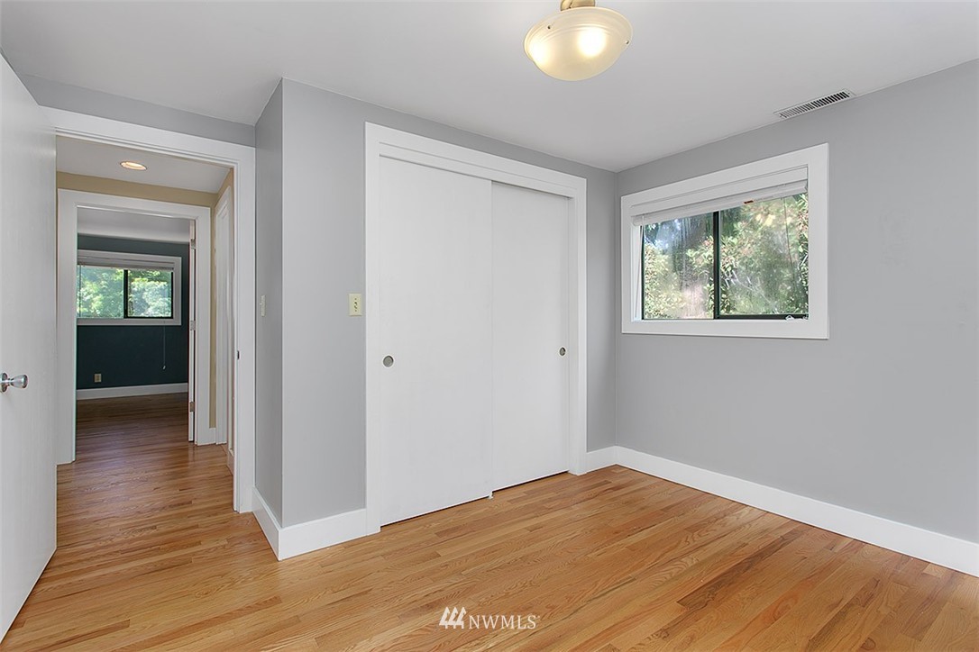 1002 Walnut Street Edmonds, WA 98020 - Photo 9 of 25 Gallery Image 9