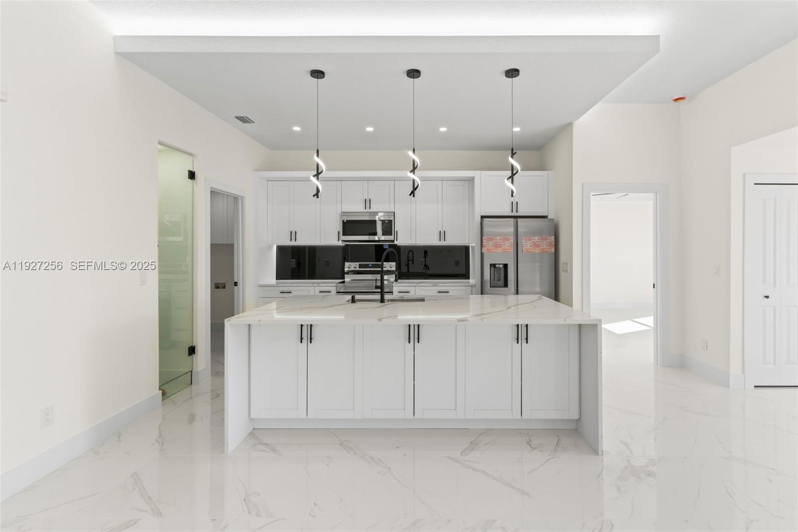 3419 16th Street Southwest Lehigh Acres, FL 33976 - Photo 5 of 46