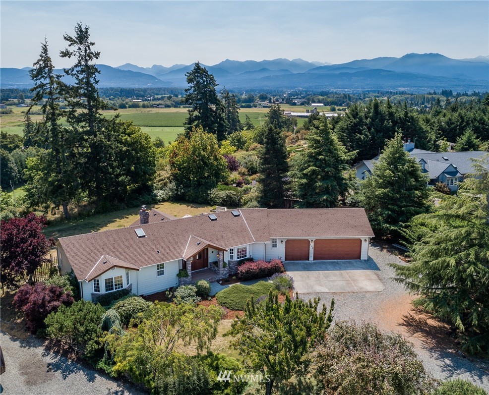 202 Sundial Loop Sequim, WA 98382 - Photo 2 of 25