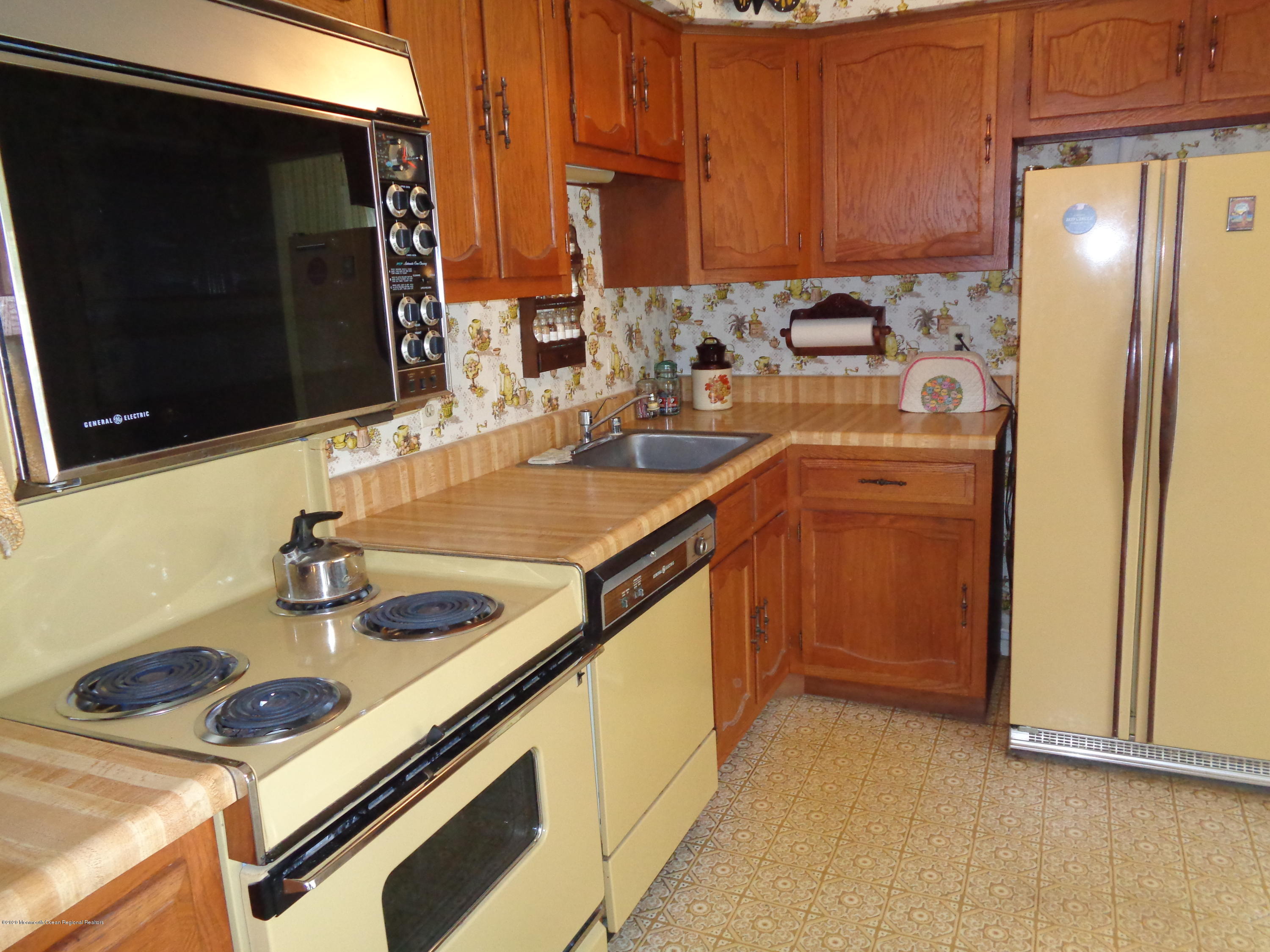 101 Sunset Road Whiting, NJ 08759 - Photo 5 of 17 101 sunset 004