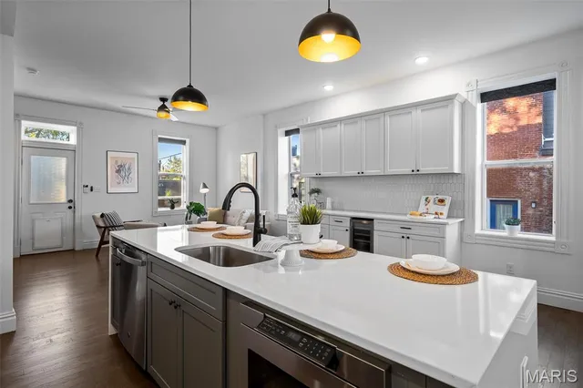 $439,500 | 4390 Chouteau Avenue, St. Louis, MO 63110