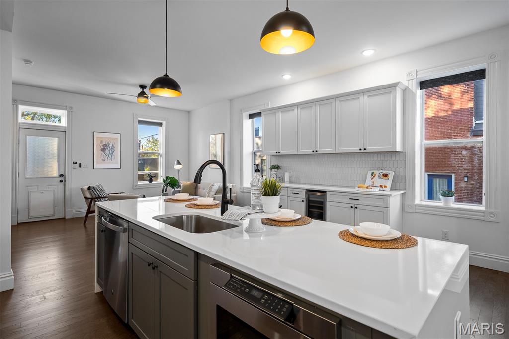 4390 Chouteau Avenue St. Louis, MO 63110 - Photo 3 of 39