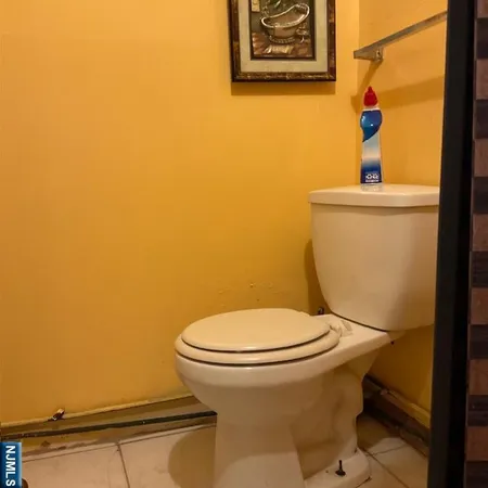 $1,400 | 108 South 16th Street, Unit 3, East Orange, NJ 07018