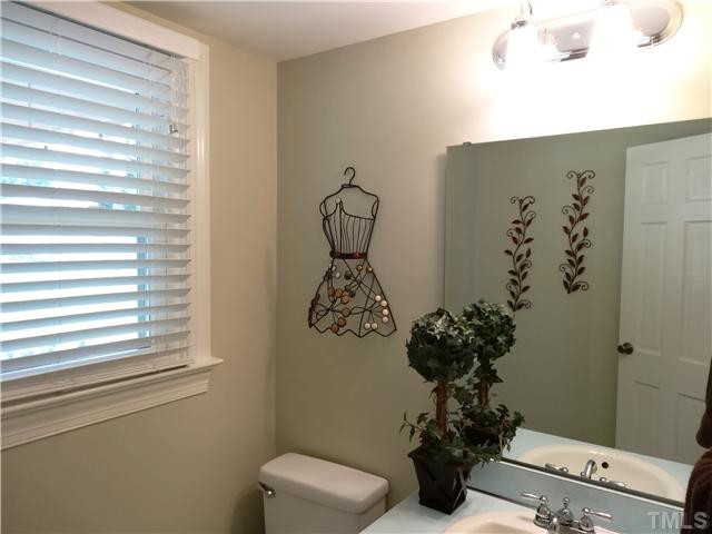 413 Kenwood Court Raleigh, NC 27609 - Photo 5 of 19 Bathroom
