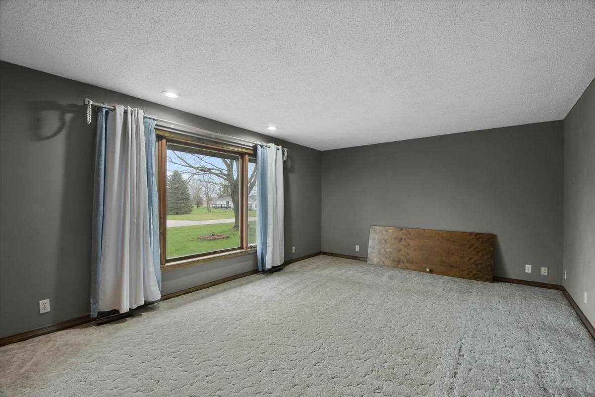 1702 Raymond Ogden, IL 61859 - Photo 3 of 25