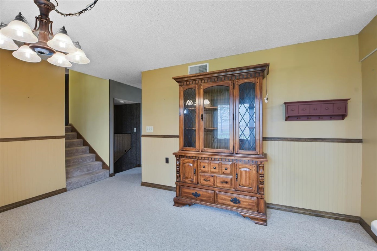 1702 Raymond Ogden, IL 61859 - Photo 6 of 25