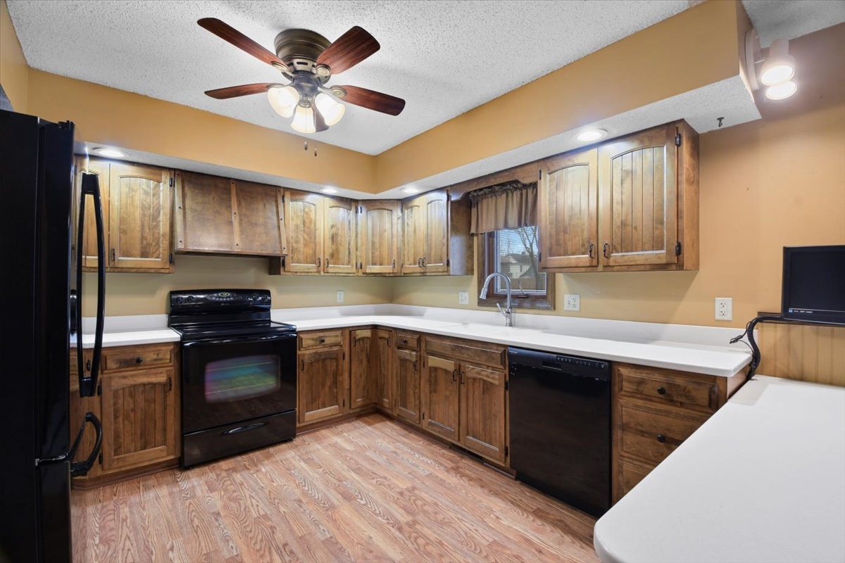 1702 Raymond Ogden, IL 61859 - Photo 7 of 25