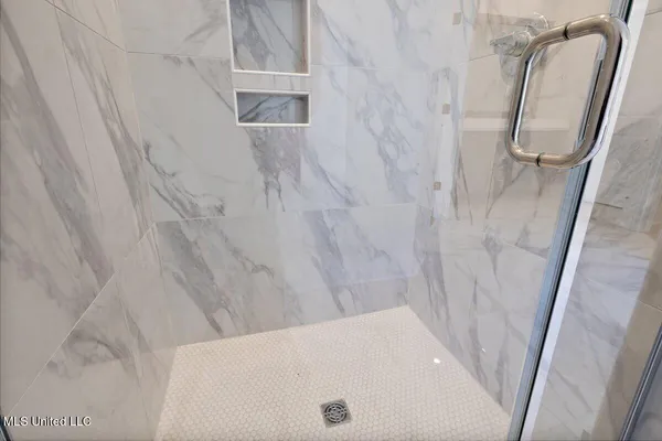 $374,900 | 205 Lake Crest Drive, Madison, MS 39110