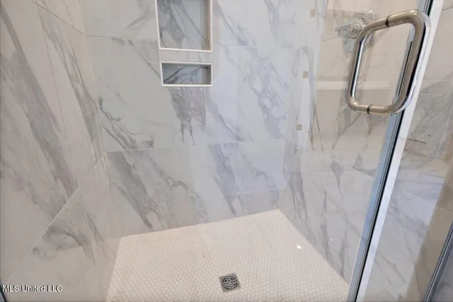 $379,900 | 205 Lake Crest Drive, Madison, MS 39110