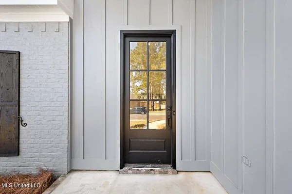 $374,900 | 205 Lake Crest Drive, Madison, MS 39110