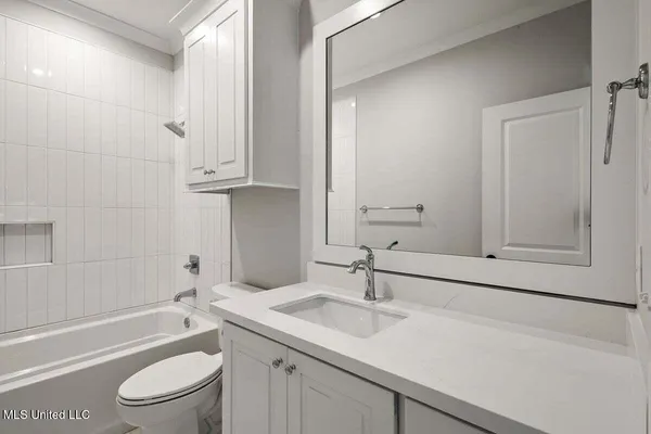 $374,900 | 205 Lake Crest Drive, Madison, MS 39110