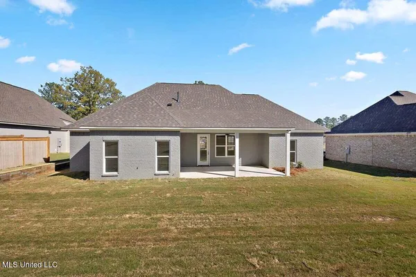 $374,900 | 205 Lake Crest Drive, Madison, MS 39110
