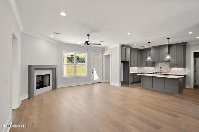 $379,900 | 205 Lake Crest Drive, Madison, MS 39110