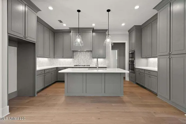 $374,900 | 205 Lake Crest Drive, Madison, MS 39110