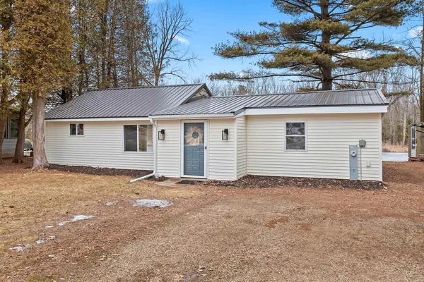 $259,900 | 9762 Gray Lake Road, Gillett, WI 54124