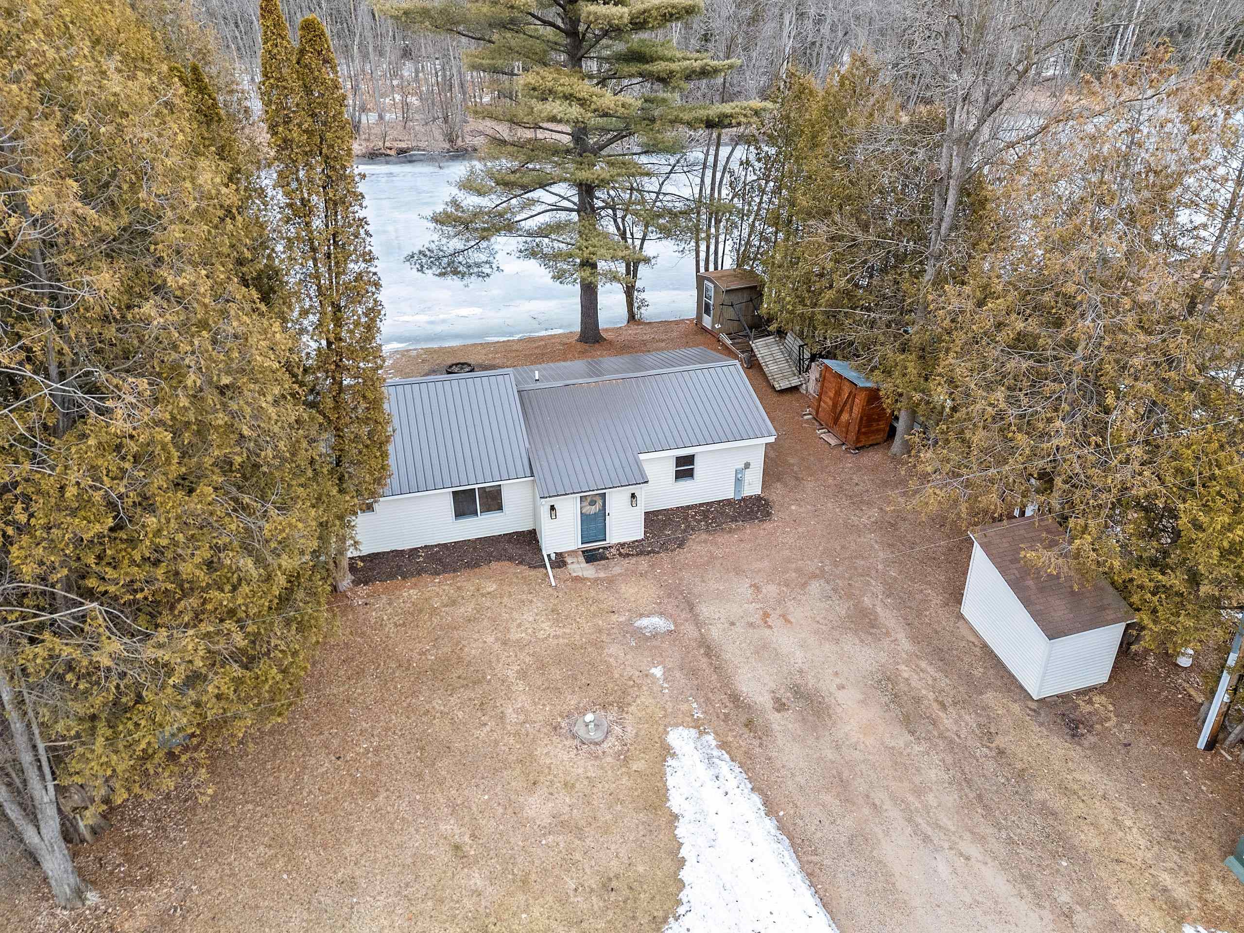 9762 Gray Lake Road Gillett, WI 54124 - Photo 4 of 60