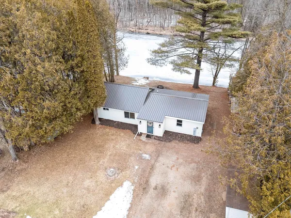 $259,900 | 9762 Gray Lake Road, Gillett, WI 54124