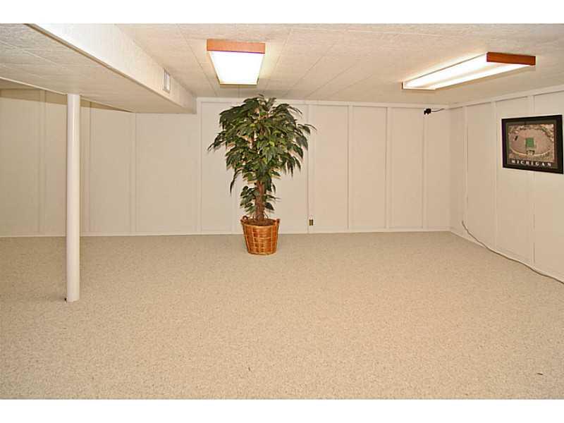 6419 Johnson Road Indianapolis, IN 46220 - Photo 13 of 24 Gallery Image 13