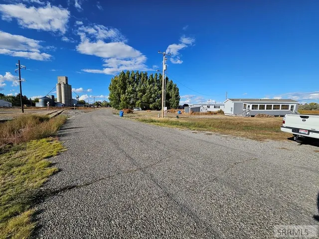 $198,500 | 630 North 2884 East, Roberts, ID 83444