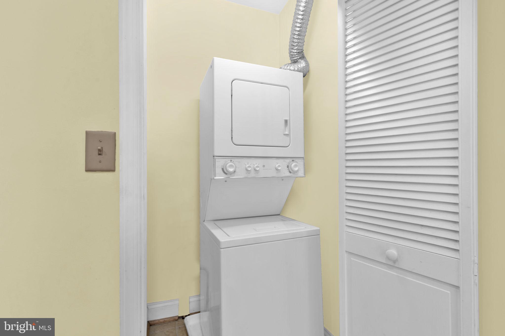 1447 William Street Baltimore, MD 21230 - Photo 13 of 65 a utility room with dryer and washer