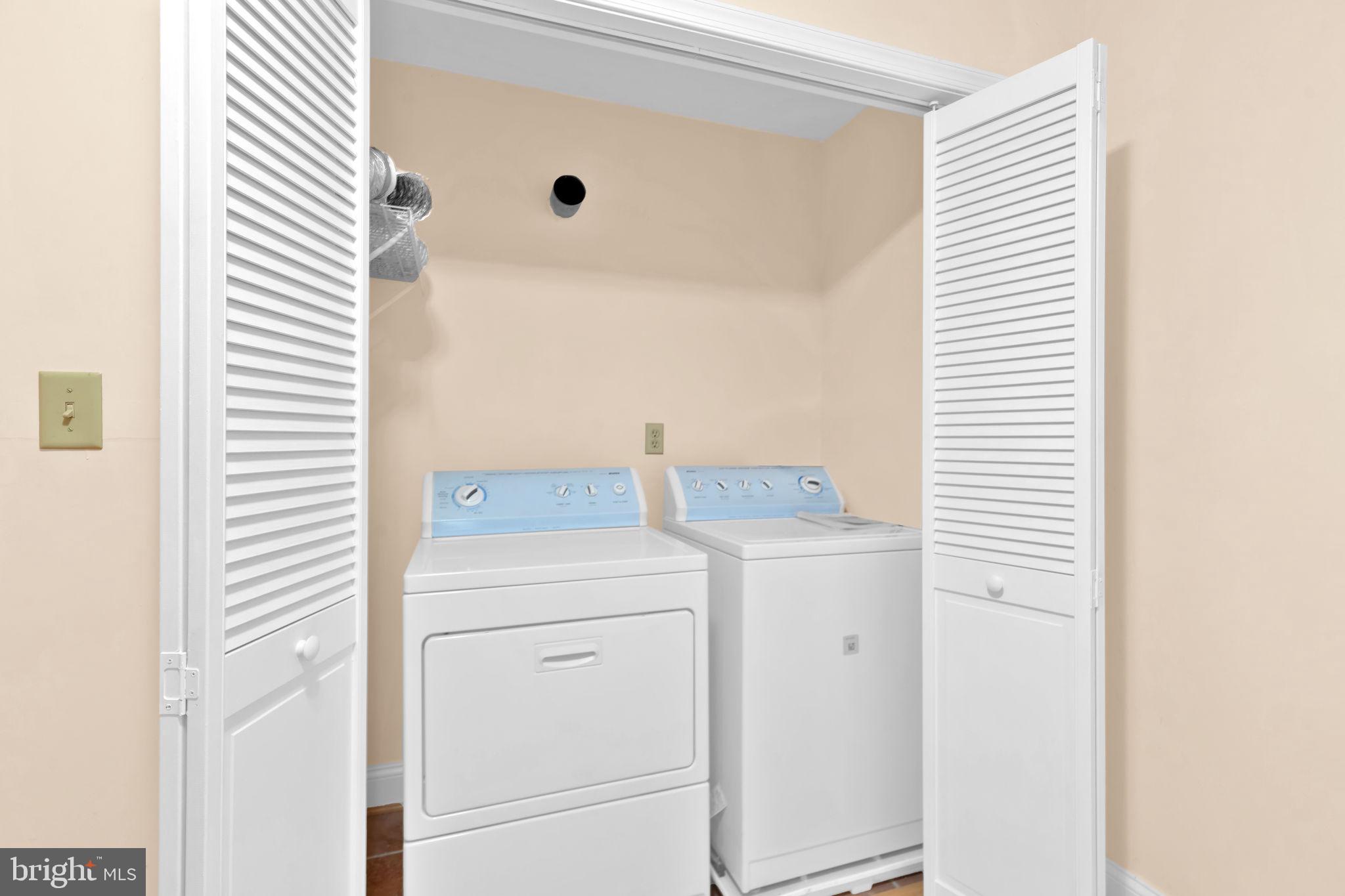 1447 William Street Baltimore, MD 21230 - Photo 44 of 65 a utility room with dryer and washer