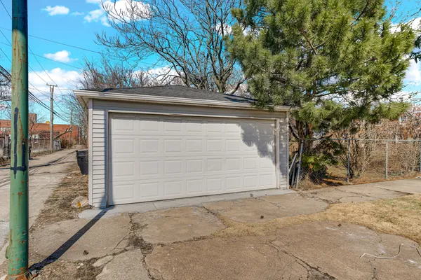 $290,000 | 8758 South Wabash Avenue, Chicago, IL 60619