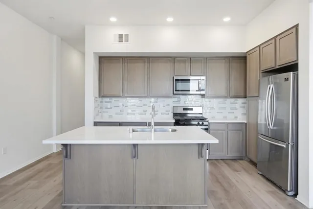 $700,000 | 1455 Banahaw Way, Unit 6, Chula Vista, CA 91915