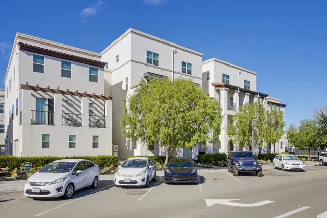 $700,000 | 1455 Banahaw Way, Unit 6, Chula Vista, CA 91915