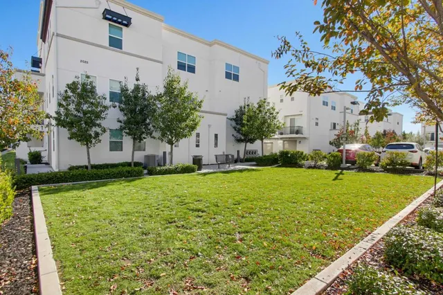 $700,000 | 1455 Banahaw Way, Unit 6, Chula Vista, CA 91915