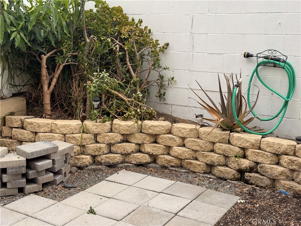 950 West Lambert Road, Unit 11 La Habra, CA 90631 - Photo 12 of 32 Outside yard