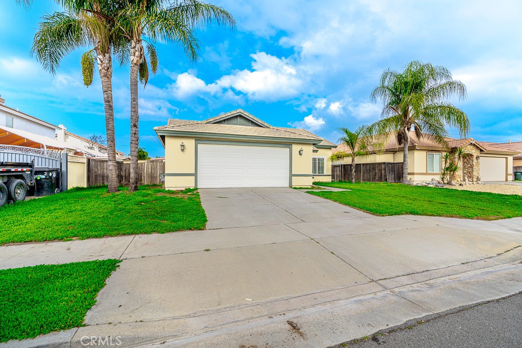 4680 Birchleaf Lane Hemet, CA 92545 - Photo 3 of 34 a front view of house with yard and green space